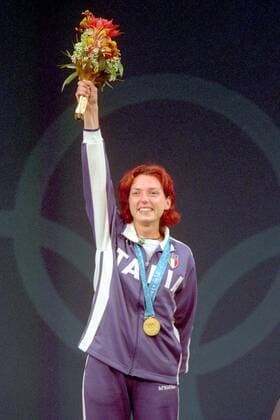 Valentina Vezzali (Italien) - Olympiasiegerin 2000 im Florettfechten Fechten OS Sommer Damen Olympische Spiele 2000, Sommerspiele, Florett Florettfechten Einzelbild Sydney Freude, Fechten OS Sommer Damen Olympische Spiele 2000, Sommerspiele, Florett Florettfechten Einzelbild Sydney Freude,