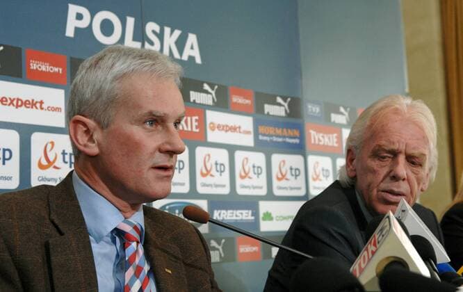 PZPN Präsident Michal Listkiewicz (li.) und Nationaltrainer Leo Beenhakker (beide Polen) -  (EN00160727028) Fußball EM Herren Vorschau EM 2008, Euro, Pressekonferenz, Pressetermin Gruppe Warschau Nachdenklichkeit, Fußball EM Herren Vorschau EM 2008, Euro, Pressekonferenz, Pressetermin Gruppe Warschau Nachdenklichkeit,
