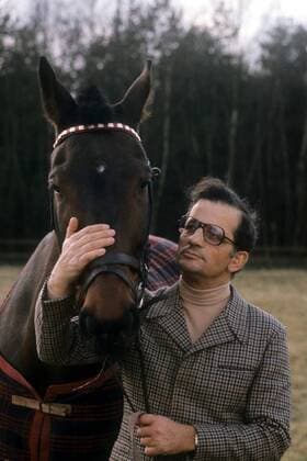 Hans Günter Winkler (BR Deutschland) mit Torphy Pferdesport Herren Reiten 1973, Reitsport, Springreiten, Springen, Einzelbild Aufnahmedatum geschätzt Pferdesport Herren Reiten 1973, Reitsport, Springreiten, Springen, Einzelbild Aufnahmedatum geschätzt