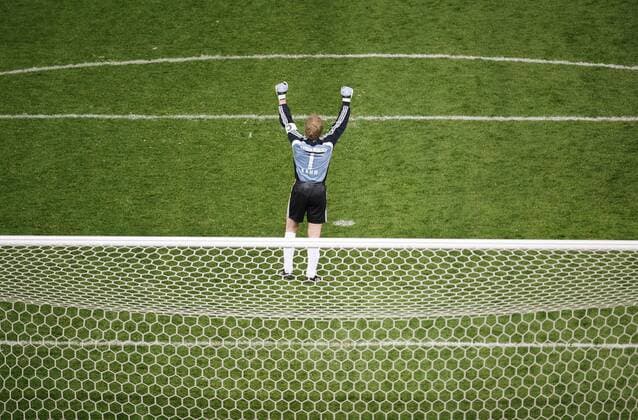 Fußball, DFB-Pokalfinale 2007 2008, Borussia Dortmund - FC Bayern München Torwart Oliver Kahn (Bayern) freut sich über den DFB Pokalsieg 2008 Fußball 1. BL Herren DFB Pokal 2007 2008, Pokalspiel, Finale, Pokalfinale, Pokalendspiel, FC Bayern München Totale Berlin Freude, Fußball 1. BL Herren DFB Pokal 2007 2008, Pokalspiel, Finale, Pokalfinale, Pokalendspiel, FC Bayern München Totale Berlin Freude,