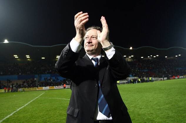 Präsident Jean Pierre Louvel (Le Havre) feiert den Aufstieg 2008 -  (pan25527) Fußball Herren Ligue 2 2007 2008, 2. Französische Liga, Deux, AC Le Havre Einzelbild Chateauroux Freude, Fußball Herren Ligue 2 2007 2008, 2. Französische Liga, Deux, AC Le Havre Einzelbild Chateauroux Freude,