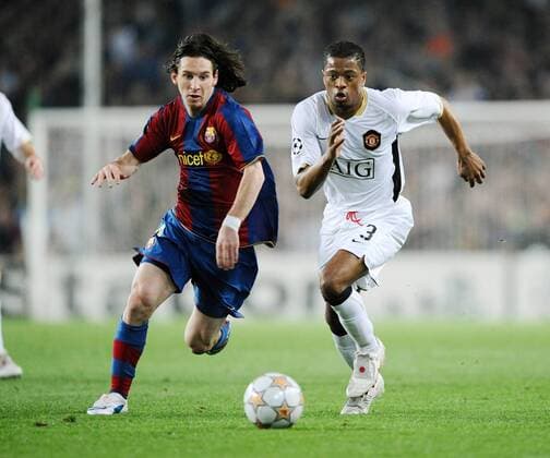 Lionel Messi (FC Barcelona, li.) gegen Patrice Evra (Manchester United) Fußball EC 1 Herren Champions League 2007 2008, Barca - ManU Gruppe Barcelona Dynamik, Fußball EC 1 Herren Champions League 2007 2008, Barca - ManU Gruppe Barcelona Dynamik,
