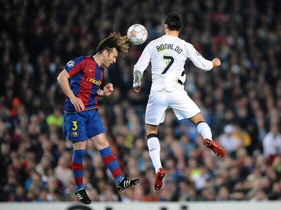 Gabriel Milito (FC Barcelona, li.) gegen Cristiano Ronaldo (Manchester United) Fußball EC 1 Herren Champions League 2007 2008, FC Barcelona - Manchester United, Barca, ManU Gruppe Barcelona Dynamik, Fußball EC 1 Herren Champions League 2007 2008, FC Barcelona - Manchester United, Barca, ManU Gruppe Barcelona Dynamik,