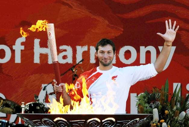 Ian Thorpe (Australien) hat die olympische Fackel in Canberra entzündet -  Schwimmen OS Sommer Herren Vorschau Olympische Spiele Peking 2008, Sommerspiele, olympischer Fackellauf Einzelbild Canberra Freude, Schwimmen OS Sommer Herren Vorschau Olympische Spiele Peking 2008, Sommerspiele, olympischer Fackellauf Einzelbild Canberra Freude,