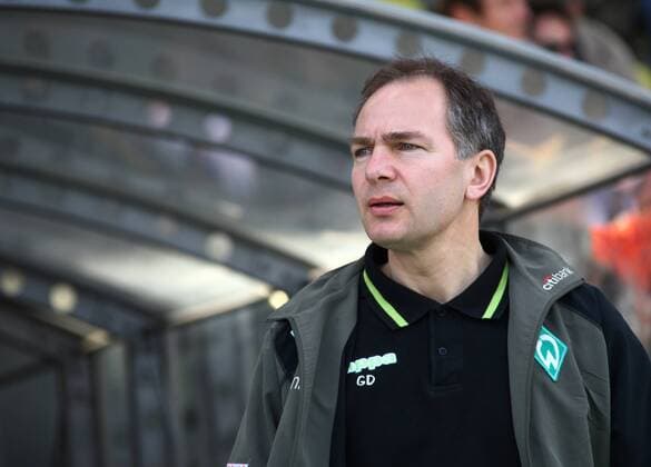 Mannschaftsarzt Dr. Götz Dimanski (Bremen) nachdenklich Fußball 1. BL Herren Saison 2007 2008, SV Werder Bremen Einzelbild Karlsruhe Nachdenklichkeit, Fußball 1. BL Herren Saison 2007 2008, SV Werder Bremen Einzelbild Karlsruhe Nachdenklichkeit,