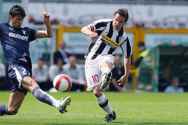 Alessandro del Piero (Juventus Turin, re.) gegen Cribari (Lazio Rom) -  Fußball Herren Serie A 2007 2008, 1. Italienische Liga, Juventus Turin - Lazio Rom, Juve Gruppe Turin Dynamik, Fußball Herren Serie A 2007 2008, 1. Italienische Liga, Juventus Turin - Lazio Rom, Juve Gruppe Turin Dynamik,