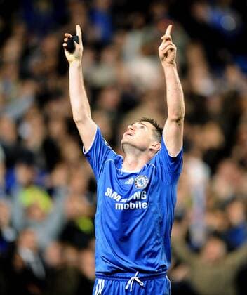 Frank Lampard (Chelsea) - Torjubel mit Trauerflor zu Ehren seiner verstorbenen Mutter Fußball EC 1 Herren Champions League 2007 2008, Halbfinale, Chelsea FC London Einzelbild London Freude, Fußball EC 1 Herren Champions League 2007 2008, Halbfinale, Chelsea FC London Einzelbild London Freude,