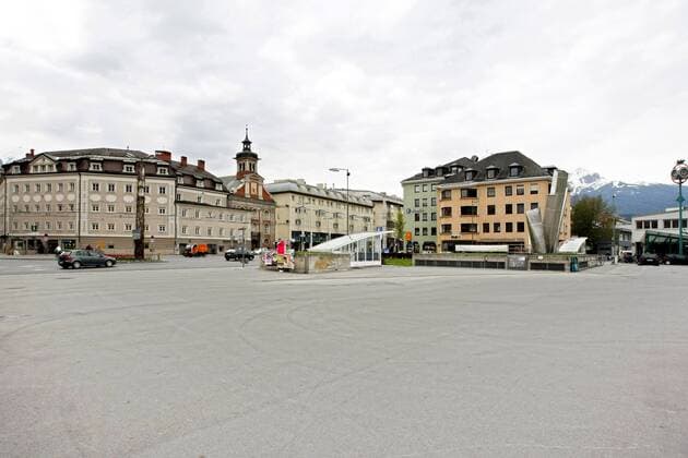 Marktplatz in Innsbruck - Public Viewing Platz während der Euro 2008 - Fußball EM Herren Vorschau Euro 2008, Austragungsort, Stadt, City, Stadtbild, Haus, Totale Innsbruck Fußball EM Herren Vorschau Euro 2008, Austragungsort, Stadt, City, Stadtbild, Haus, Totale Innsbruck