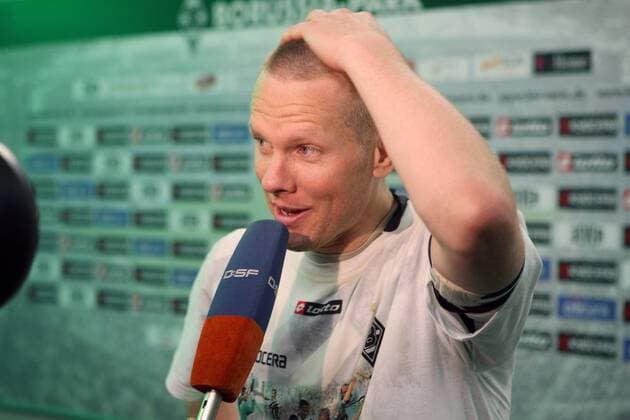 Sascha Rösler (Gladbach) nach dem Aufstieg 2007 2008 mit neuer Frisur im DSF Interview Fußball 2. BL Herren Saison 2007 2008, Borussia Mönchengladbach, Gladbach Einzelbild Mönchengladbach Fußball 2. BL Herren Saison 2007 2008, Borussia Mönchengladbach, Gladbach Einzelbild Mönchengladbach