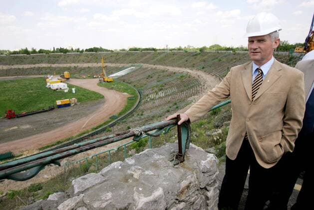 PZPN Präsident Michal Listkiewicz (Polen) an der Baustelle Stadion Narodowy in Warschau, Austragungsort der Euro 2012 -  (20088732) Fußball EM Herren Vorschau Euro 2012, Austragungsort, Wettkampfstätte, Stadion, Fußballstadion, innen, Innenansicht, Einzelbild o0 2008 Warschau Fußball EM Herren Vorschau Euro 2012, Austragungsort, Wettkampfstätte, Stadion, Fußballstadion, innen, Innenansicht, Einzelbild o0 2008 Warschau
