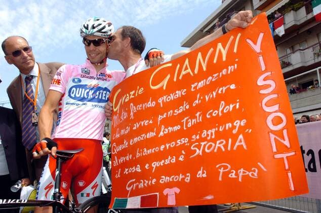 Giovanni Visconti (Italien Quick Step, li.) - Führender der Gesamtwertung des Giro d Italia 2008 - und sein Vater -  Radsport Herren Giro d Italia 2008, dItalia, Straßenradsport, Straße, Rad Gruppe 7. Etappe: Vasto - Pescocostanzo Radsport Herren Giro d Italia 2008, dItalia, Straßenradsport, Straße, Rad Gruppe 7. Etappe: Vasto - Pescocostanzo