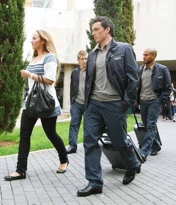 Piotr Trochowski (Deutschland) mit Freundin Melanie Tiburtius anlässlich der Ankunft im EM Trainingslager auf Mallorca Fußball EM Herren Vorschau Euro 2008, Trainingslager, Nationalmannschaft, Ankunft Gruppe Palma de Mallorca Fußball EM Herren Vorschau Euro 2008, Trainingslager, Nationalmannschaft, Ankunft Gruppe Palma de Mallorca