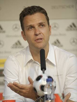 Teammanager Oliver Bierhoff (Deutschland) Fußball EM Herren Vorschau Euro 2008, Nationalteam, Trainingslager, Pressekonferenz, Pressetermin, Einzelbild Palma de Mallorca Fußball EM Herren Vorschau Euro 2008, Nationalteam, Trainingslager, Pressekonferenz, Pressetermin, Einzelbild Palma de Mallorca