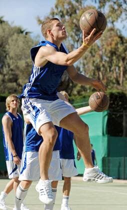 Lukas Podolski (Deutschland) spielt im Trainingslager auf Mallorca zum Ausgleich Basketball Fußball EM Herren Vorschau Euro 2008, Nationalteam, Trainingslager Einzelbild o0 Training Palma de Mallorca Dynamik, Fußball EM Herren Vorschau Euro 2008, Nationalteam, Trainingslager Einzelbild o0 Training Palma de Mallorca Dynamik,