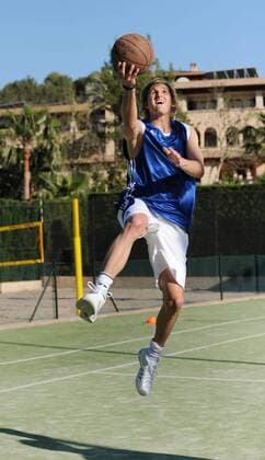 Torwart Rene Adler (Deutschland) spielt im Trainingslager auf Mallorca zum Ausgleich Basketball Fußball EM Herren Vorschau Euro 2008, Nationalteam, Trainingslager Einzelbild o0 Training Palma de Mallorca Dynamik, Fußball EM Herren Vorschau Euro 2008, Nationalteam, Trainingslager Einzelbild o0 Training Palma de Mallorca Dynamik,