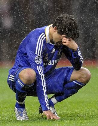 Michael Ballack (Chelsea) ist der Niederlage im Champions League Finale 2008 untröstlich Fußball EC 1 Herren Champions League 2007 2008, Finale, Chelsea FC London Einzelbild Moskau Enttäuschung, Verzweiflung, Fußball EC 1 Herren Champions League 2007 2008, Finale, Chelsea FC London Einzelbild Moskau Enttäuschung, Verzweiflung,