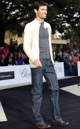 Mark Webber (Australien Red Bull) tritt bei der Amber Lounge Fashion Show zugunsten von Elton Johns Aids-Stiftung 2008 auf - Motorsport Grand Prix Herren Großer Preis von Monaco 2008, Formel 1 Weltmeisterschaft, F1, F, GP, WM, Einzelbild o0 Model Dressman Monte Carlo Motorsport Grand Prix Herren Großer Preis von Monaco 2008, Formel 1 Weltmeisterschaft, F1, F, GP, WM, Einzelbild o0 Model Dressman Monte Carlo