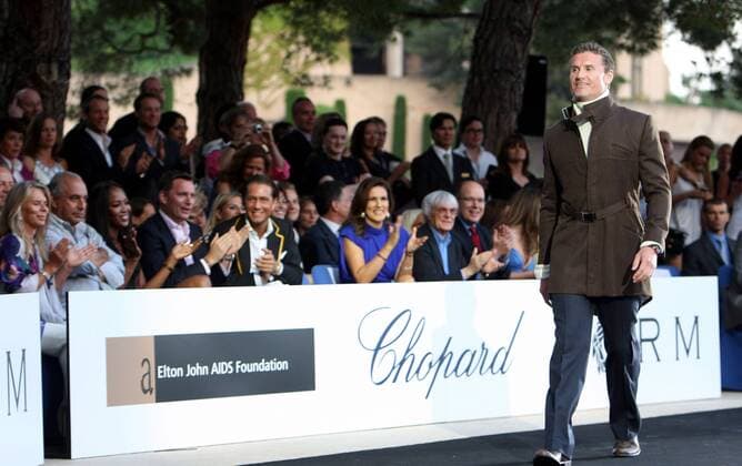 David Coulthard (Schottland Red Bull) tritt bei der Amber Lounge Fashion Show zugunsten von Elton Johns Aids-Stiftung 2008 auf, hi. F1-Boss Bernie Ecdclestone und Gattin Slavica Malic - Motorsport Grand Prix Herren Großer Preis von Monaco 2008, Formel 1 Weltmeisterschaft, F1, F, GP, WM, Gruppe o0 Model Dressman Monte Carlo Motorsport Grand Prix Herren Großer Preis von Monaco 2008, Formel 1 Weltmeisterschaft, F1, F, GP, WM, Gruppe o0 Model Dressman Monte Carlo
