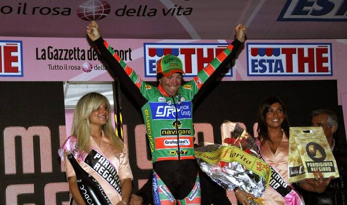 Emanuele Sella (Italien CSF Group Navigare, Mitte) gewinnt die 14. Etappe des Giro d Italia 2008 - Radsport Herren Giro d Italia 2008, dItalia, Straßenradsport, Straße, Rad, Gruppe 14. Etappe: Verona - Alpe di Pampeago Freude, Begeisterung, Radsport Herren Giro d Italia 2008, dItalia, Straßenradsport, Straße, Rad, Gruppe 14. Etappe: Verona - Alpe di Pampeago Freude, Begeisterung,