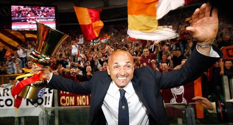 Trainer Luciano Spalletti (AS Rom) präsentiert die Trophäe für den Gewinn der Coppa Italia 2008 -  Fußball Herren Coppa Italia 2007 2008, Italienischer Pokal, Finale, Pokalspiel, Pokalfinale, Roma Einzelbild Freude,