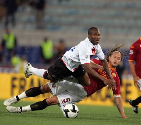 David Suazo (Inter Mailand, li.) gegen Philippe Mexes (AS Rom) - Fußball Herren Coppa Italia 2007 2008, Italienischer Pokal, Pokalspiel, Pokalfinale, Finale, Gruppe Rom Dynamik, Fußball Herren Coppa Italia 2007 2008, Italienischer Pokal, Pokalspiel, Pokalfinale, Finale, Gruppe Rom Dynamik,