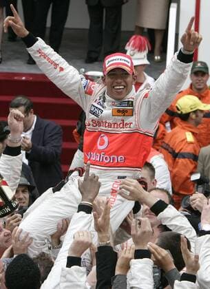 Lewis Hamilton (England McLaren Mercedes) gewinnt den GP von Monaco 2008 Motorsport Grand Prix Herren Großer Preis von Monaco 2008, Formel 1 Weltmeisterschaft, F1, F, GP, WM Einzelbild Monte Carlo Freude, Begeisterung,