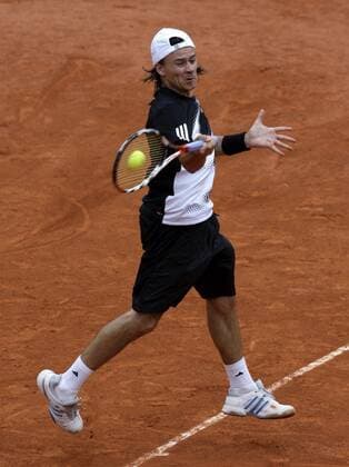 Guillermo Coria (Argentinien) Tennis Herren French Open 2008, ATP Tour, Grand Slam, Einzelbild Roland Garros Paris Dynamik,