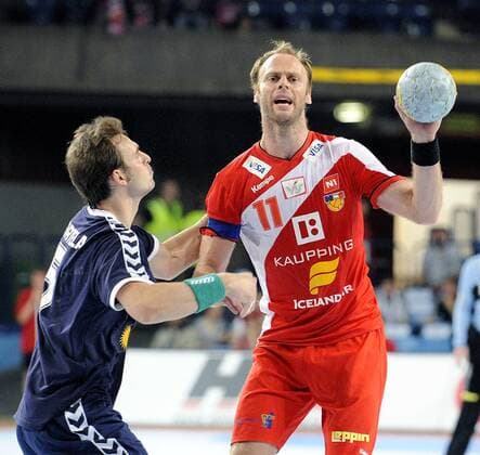 Olafur Stefansson (Island, re.) im Duell - (080530KRP022) Handball Länderspiel Herren Olympiaqualifikation 2008, Olympia, Qualifikation, Nationalteam, Nationaltrikot, Gruppe Wroclaw Handball Länderspiel Herren Olympiaqualifikation 2008, Olympia, Qualifikation, Nationalteam, Nationaltrikot, Gruppe Wroclaw
