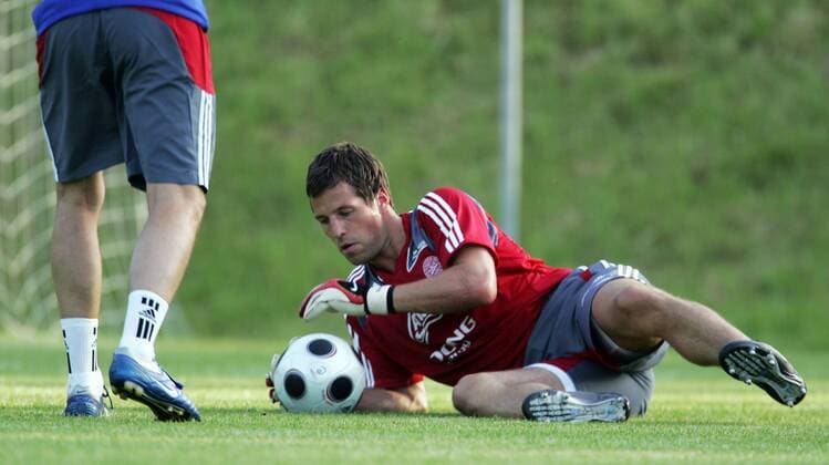 Torwart Thomas Sörensen (Dänemark) am Ball -  (080530IDE059) Fußball Herren Nationalmannschaft 2008, Training Einzelbild Chorzow Fußball Herren Nationalmannschaft 2008, Training Einzelbild Chorzow