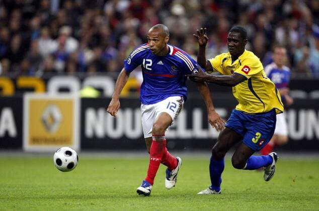 Thierry Henry (Frankreich, li.) gegen Cristian Zapata (Kolumbien) - (pan26254 ) Fußball Länderspiel Herren Freundschaftsspiel 2008, Test, Testspiel, Nationalmannschaft, Nationaltrikot, Gruppe Paris Dynamik, Fußball Länderspiel Herren Freundschaftsspiel 2008, Test, Testspiel, Nationalmannschaft, Nationaltrikot, Gruppe Paris Dynamik,
