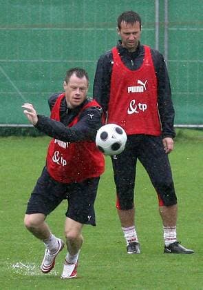 Jacek Krzynowek (li.) und Maciej Zurawski (beide Polen) -  (080604MBI021) Fußball EM Herren Vorschau Euro 2008, Nationalmannschaft, Training Gruppe Bad Waltersdorf Dynamik,