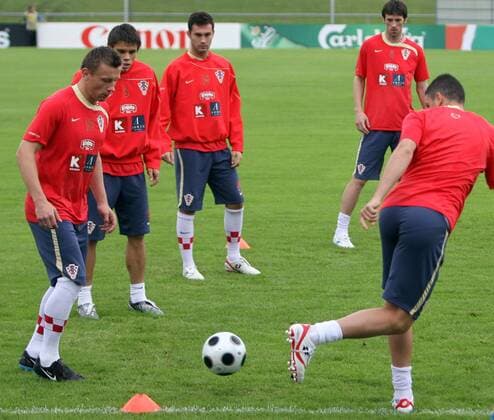 Training Kroatien, v.li.: Ivica Olic, Ognjen Vukojevic, Dario Knezevic und Hrvoje Vejic -  Fußball EM Herren Vorschau EURO 2008, Nationalmannschaft, Training Gruppe Oberwart