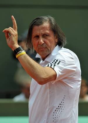 Ilie Nastase (Rumänien) -  (PAR20080605207) Tennis Herren French Open 2008, Grand Slam, Legends over 45 Einzelbild Roland Garros Paris