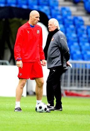 Jan Koller (li.) und Nationaltrainer Karel Brückner (beide Tschechien) -  Fußball EM Herren Vorschau Euro 2008, Nationalteam, Training, Vdig Gruppe Basel