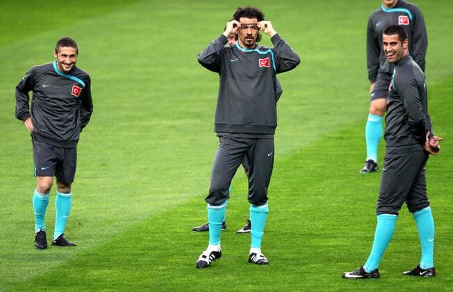 Training Türkei, v.li.: Sabri Sarioglu, Servet Cetin und Arda Turan -  Fußball EM Herren Vorschau Euro 2008, Nationalmannschaft, Training, Türkei Gruppe Genf