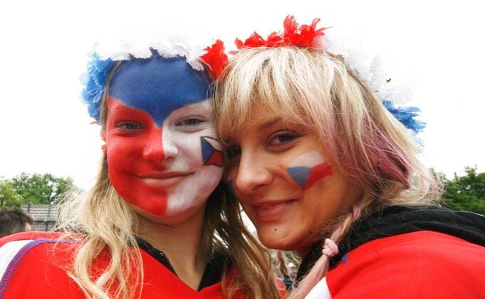 Tschechische Fans mit Gesichtsbemalung in den Landesfarben -  Fußball EM Herren EURO 2008, Nationalmannschaft, Länderspiel Gruppe Basel