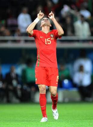 Pepe (Portugal) - Torjubel - Fußball EM Herren EURO 2008, Länderspiel, Nationalmannschaft, Nationaltrikot Einzelbild Genf Freude, Fußball EM Herren EURO 2008, Länderspiel, Nationalmannschaft, Nationaltrikot Einzelbild Genf Freude,
