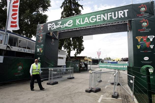 Leerer Eingangsbereich zur Fanzone in Klagenfurt -  Fußball EM Herren Euro 2008, Totale Messegelände, Messe Klagenfurt Leere, Fußball EM Herren Euro 2008, Totale Messegelände, Messe Klagenfurt Leere,