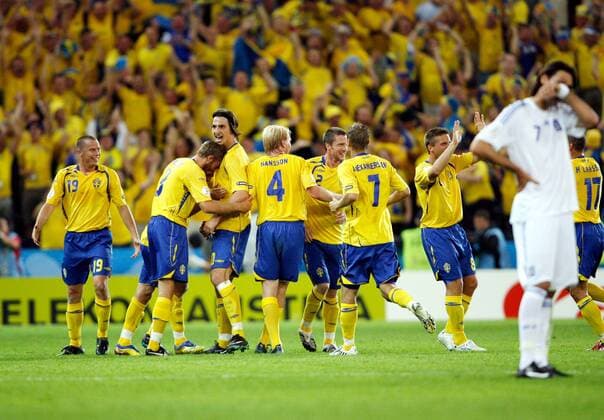 Torjubel Schweden, mit Zlatan Ibrahimovic (Mitte) - Fußball EM Herren Euro 2008, Nationalmannschaft, Länderspiel, Nationaltrikot, Griechenland - Schweden Gruppe Salzburg Freude, Fußball EM Herren Euro 2008, Nationalmannschaft, Länderspiel, Nationaltrikot, Griechenland - Schweden Gruppe Salzburg Freude,