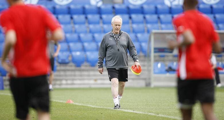 Nationaltrainer Jakob Kuhn (Schweiz) -  Fußball EM Herren Euro 2008, Nationalteam, Training Einzelbild Basel Fußball EM Herren Euro 2008, Nationalteam, Training Einzelbild Basel