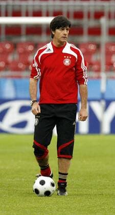 Bundestrainer Joachim Löw (Deutschland) -  Fußball EM Herren EURO 2008, Nationalmannschaft, Training Einzelbild Klagenfurt Fußball EM Herren EURO 2008, Nationalmannschaft, Training Einzelbild Klagenfurt