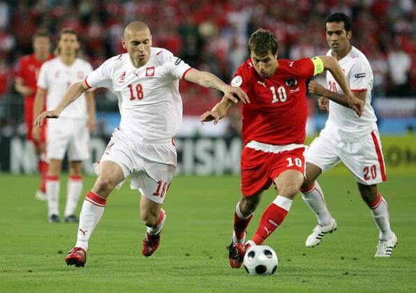 Andreas Ivanschitz (Österreich, re.) gegen Mariusz Lewandowski (Polen) -  (080612IDE080) Fußball EM Herren EURO 2008, Länderspiel, Nationalmannschaft, Nationaltrikot, Österreich - Polen 1:1 Gruppe Wien Dynamik,