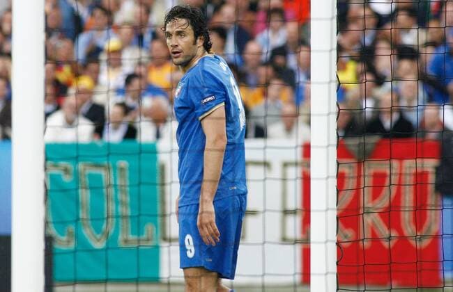 Luca Toni (Italien) -  Fußball Länderspiel Herren EURO 2008, EM, Nationaltrikot, Nationalteam, Italien Einzelbild Zürich Enttäuschung,