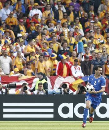 Christian Panucci (Italien) - Torjubel -  Fußball Länderspiel Herren EURO 2008, EM, Nationaltrikot, Nationalteam, Totale Zürich
