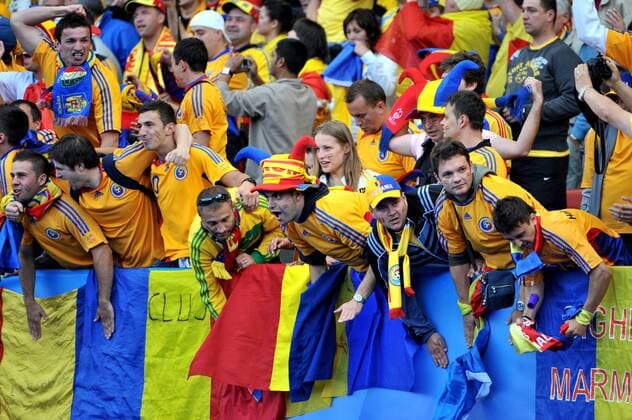 Rumänische Fans jubeln -  Fußball EM Herren Euro 2008, Länderspiel, Nationalteam, Totale Zürich Freude,