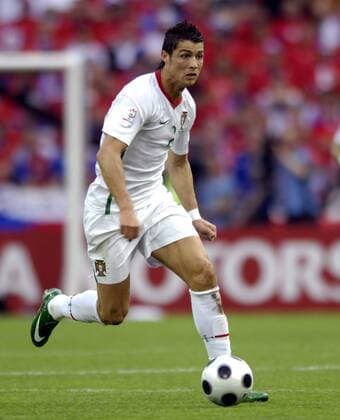 Cristiano Ronaldo (Portugal) Fußball EM Herren Euro 2008, Länderspiel, Nationalteam, Nationaltrikot Einzelbild Genf Dynamik,