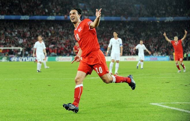Hakan Yakin (Schweiz) - Torjubel Fußball EM Herren Euro 2008, Länderspiel, Nationalteam, Nationaltrikot Einzelbild Basel Freude, Fußball EM Herren Euro 2008, Länderspiel, Nationalteam, Nationaltrikot Einzelbild Basel Freude,