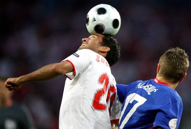 Roger Guerreiro (Polen, li.) gegen Ivan Klasnic (Kroatien) - Fußball EM Herren Euro 2008, Länderspiel, Nationalmannschaft, Nationaltrikot, Polen - Kroatien Gruppe Klagenfurt Dynamik, Fußball EM Herren Euro 2008, Länderspiel, Nationalmannschaft, Nationaltrikot, Polen - Kroatien Gruppe Klagenfurt Dynamik,