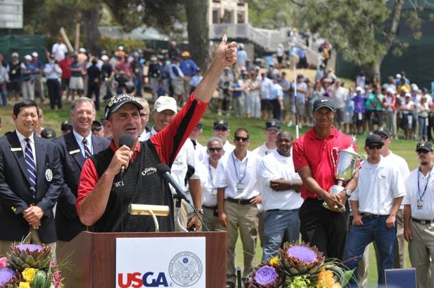 Rocco Mediate (li.) und Sieger Tiger Woods (beide USA) anlässlich der Siegerehrung der US Open 2008 - (Icon00728347) Golf Herren US Open 2008, PGA Tour o0 Playoffs, Playoff, Play Offs, Off Gruppe Torrey Pines San Diego Golf Herren US Open 2008, PGA Tour o0 Playoffs, Playoff, Play Offs, Off Gruppe Torrey Pines San Diego EDITORIAL USE ONLY