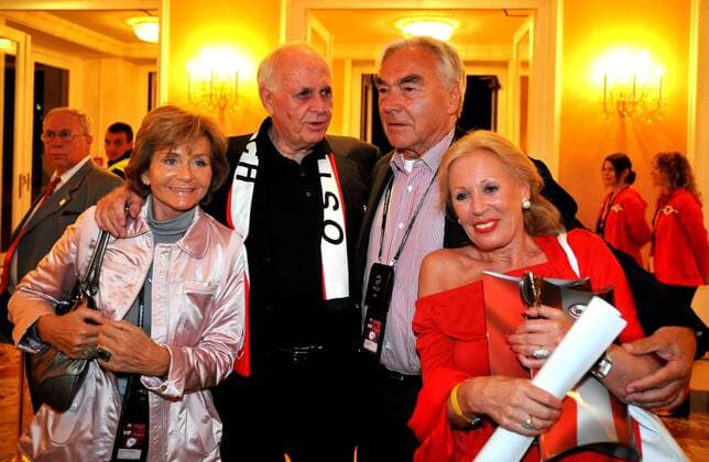 Präsident Michael Kuhn (Sports Media Austria, 2.v.li.) und EM Botschafter Josef Mauhart (2.v.re., beide Österreich) nebst weiblicher Begleitung in der Fußball Botschaft im Kursalon Hübner in Wien -  Fußball EM Herren Euro 2008, Nationalteam, Österreich, Botschafter der Leidenschaft, Gruppe Wien